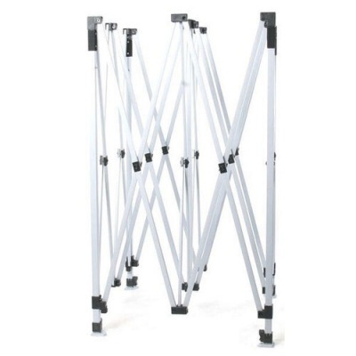 Estrutura metálica dobrável branca com detalhes em preto