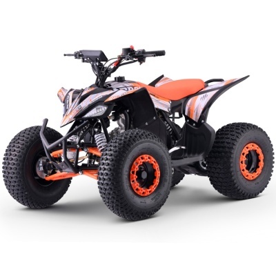 Quad preto, laranja e cinza com pneus grossos e design desportivo