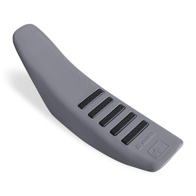 Banco de motocicleta cinzento com tiras pretas e logótipo CV