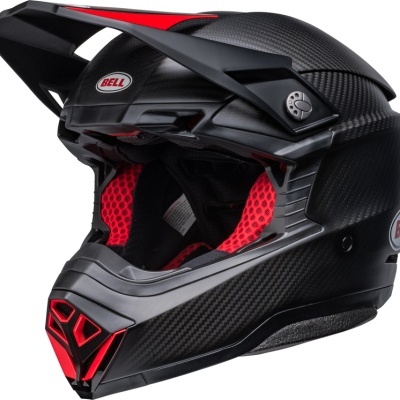 capacete motocross preto com detalhes vermelhos e logotipo BELL