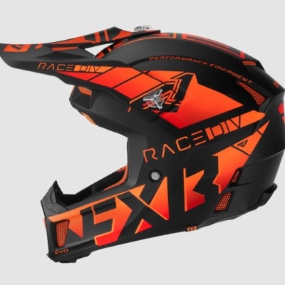 Capacete integral motocross preto e laranja fluorescente com textos RACE DIV e PERFORMANCE EQUIPMENT