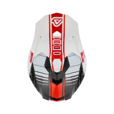 Capacete de motocross branco, vermelho e negro com padrão geométrico e texto CV no topo