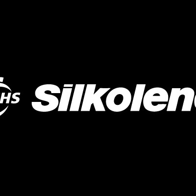 Logótipo Fuchs Silkolene em branco sobre fundo preto