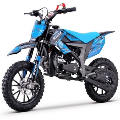 Motocross infantil azul e preto em fundo branco