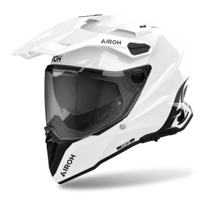 Capacete de mota branco com viseira escura e texto AIROH