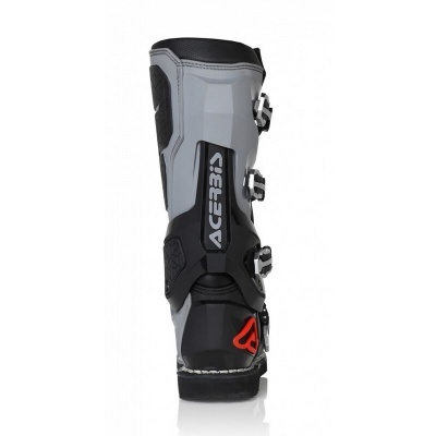 Bota de motocross cinza e preta com fechos metálicos e logo Acerbis