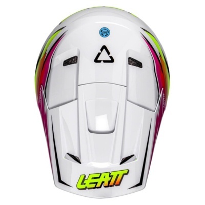 Capacete de proteção branco com detalhes coloridos e texto LEATT na frente