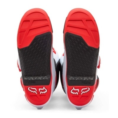 Sapatilhas desportivas vermelhas e pretas com sola antiderrapante e logo de raposa