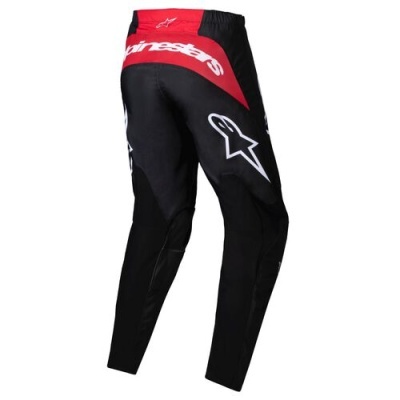 Calças desportivas pretas e vermelhas com estampas brancas e logo Alpinestars