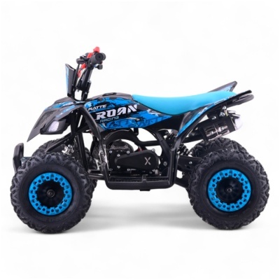 Quadro todo-o-terreno infantil preto e azul com pneus grandes e assento azul