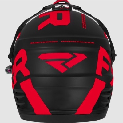 Capacete preto com design vermelho e texto ENGINEERED PERFORMANCE
