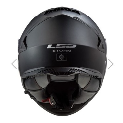 Capacete integral preto fosco com texto LS2 STORM na parte traseira