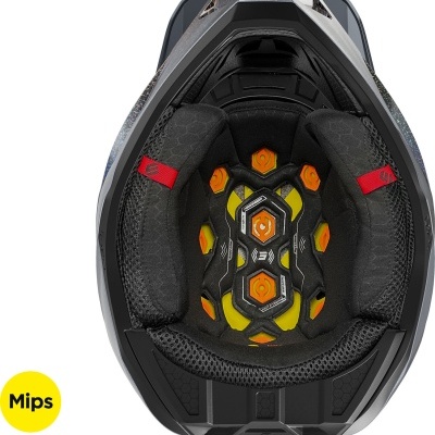 Interior de capacete de ciclismo preto com almofadas acolchoadas e detalhes laranja e amarelo