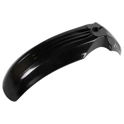 Paralama de bicicleta preto em plástico liso com ranhuras.