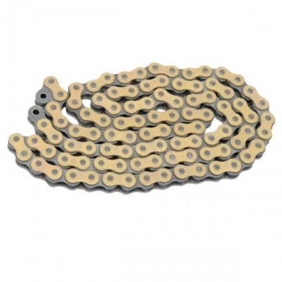 Corrente de bicicleta metálica dourada com elos articulados
