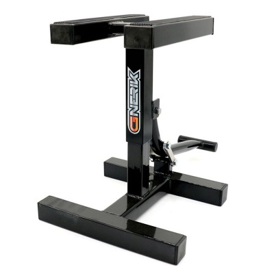 Suporte ajustável de metal preto com braços acolchoados e logótipo GND TECK