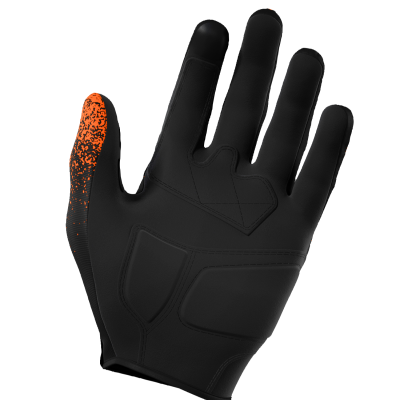 Luva preta com detalhes laranja nas pontas dos dedos