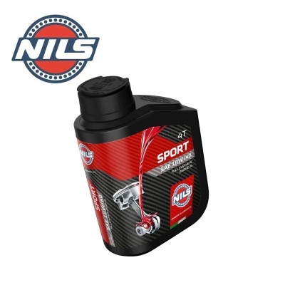 Botão de óleo lubrificante NILS SPORT 4T SAE-10W40 com rótulo vermelho e preto