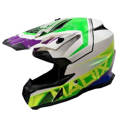 Capacete motocross colorido com design aerodinâmico e texto MAXX amarelo