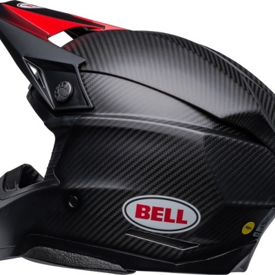 Capacete de motocross BELL preto com padrão de fibra de carbono e detalhes vermelhos