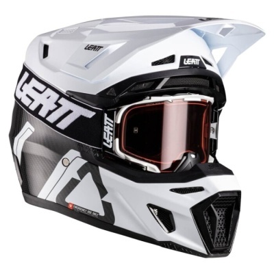 Capacete integral motocross branco e preto LEATT com óculos escuros integrados