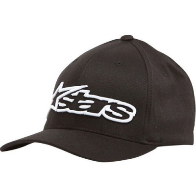 Boné preto com logo branco em relevo