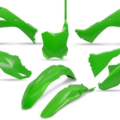 Peças plásticas verdes para motocicleta em várias formas e tamanhos