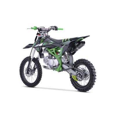 Mota de motocross preta e verde em fundo branco