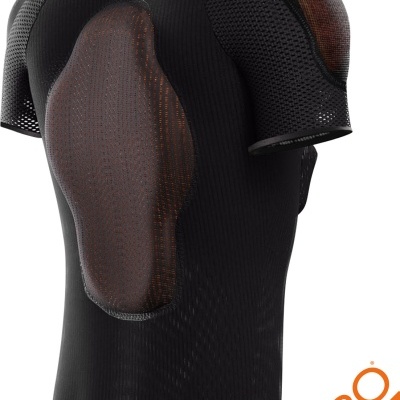 Camisola preta com proteção D3O nas costas e ombros