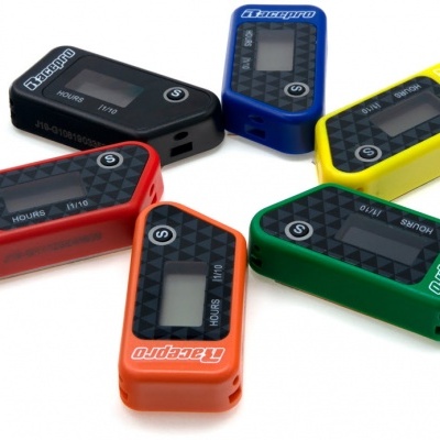 Dispositivos eletrónicos coloridos Accu-Chek com ecrã digital