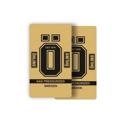 Cartões retangulares bege com texto e design preto ÖHLINS EST. 1976 Gas Pressurized Sweden