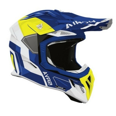 Capacete de mota azul, branco e amarelo com texto AVR2 e Airoh