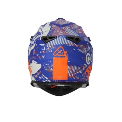 Capacete azul com padrões gráficos brancos e laranja e ventilação traseira