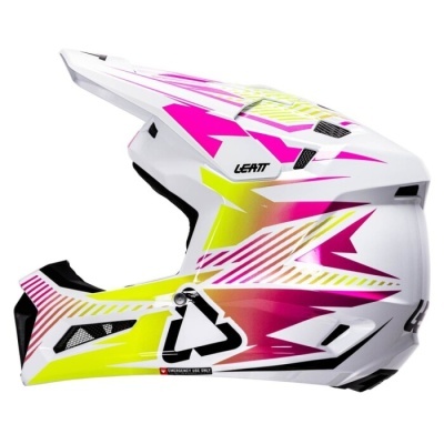 Capacete integral colorido com textura rígida e aberturas