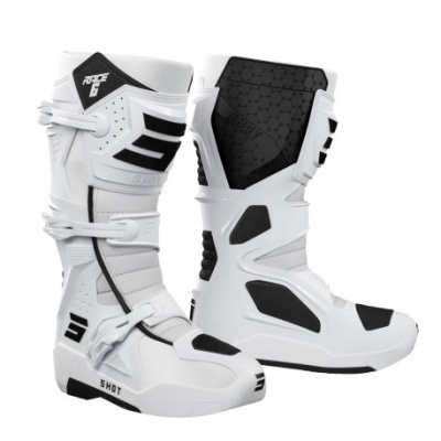 Botas motard brancas e pretas com fechos ajustáveis e texto 'SHOT' e 'FORCE 6'