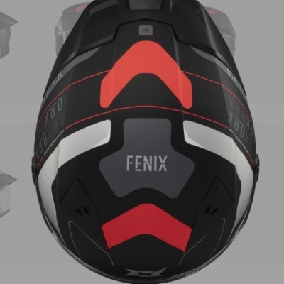 Capacete preto com detalhes vermelhos e brancos com texto FENIX