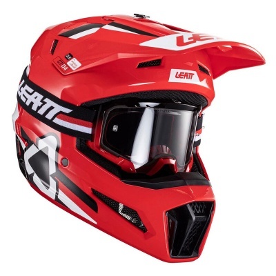 Capacete vermelho para motocross com óculos e viseira