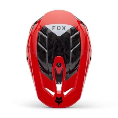 Capacete de ciclismo vermelho e preto com texto FOX