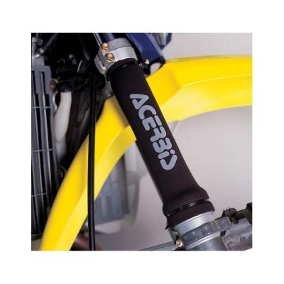 Protetor preto Acerbis em tubo metálico prateado junto a guarda-lamas amarelo