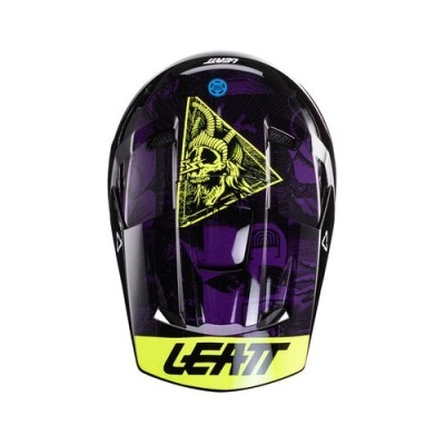 Capacete preto, roxo e amarelo com desenho de crânio e texto LEATT