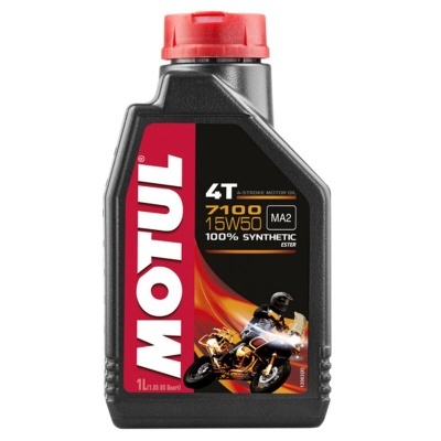 Frasco preto de óleo Motul 7100 15W50 com tampa vermelha e rótulo colorido