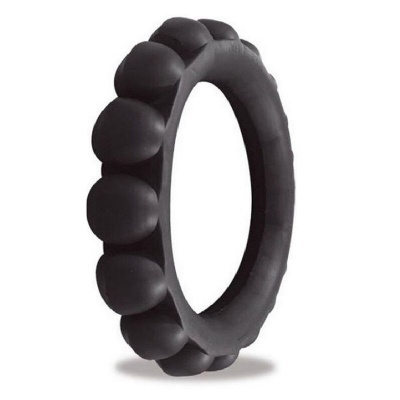 Anel preto texturizado com formas arredondadas em fundo branco