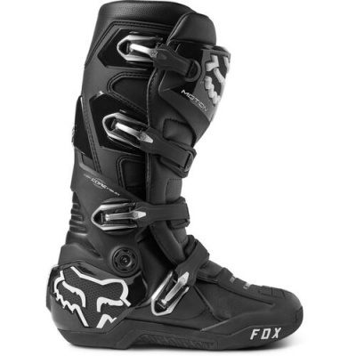 Bota motocross preta com fivelas metálicas e logótipos Fox brancos