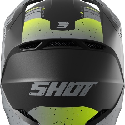Capacete preto e cinzento com texto SHOT e detalhes verdes fluorescentes