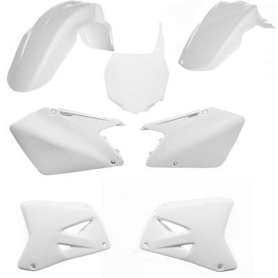 Peças plásticas brancas para mota com design liso e vários orifícios