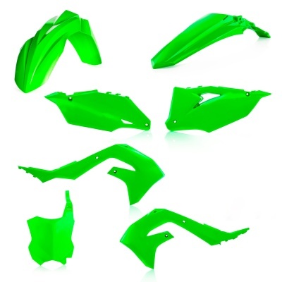 Peças plásticas verdes para moto sobre fundo branco