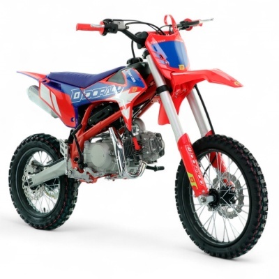 Motocross vermelho e azul com texto OBOROALU em fundo branco