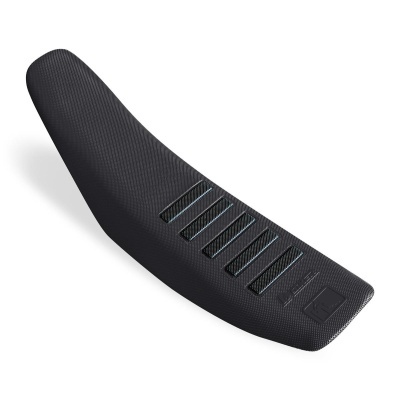 Banco de mota preto com ranhuras horizontais e padrão quadrado