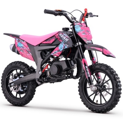 moto elétrica infantil preta com decoração rosa e azul, pneus de borracha todoterreno