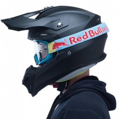 Capacete integral preto com viseira e faixa Red Bull azul